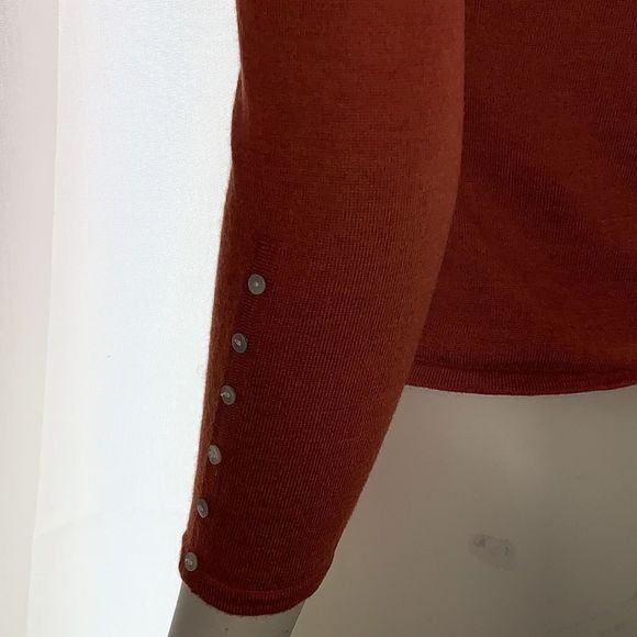 Italian Wool orange turtleneck sweater. Medium - Picture 7 of 11